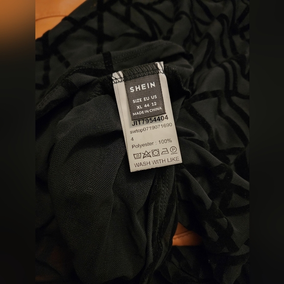 SHEIN Dusty Pink Knot Waist PU Leather Pants & Black Mock Neck Geo Mesh Top Set - Picture 6 of 8